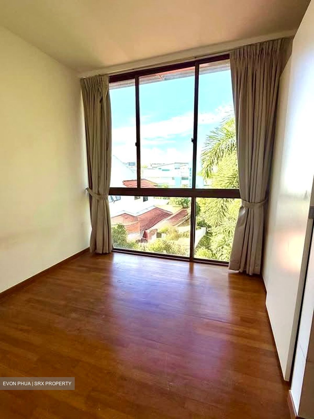 Grace Walk (D19), Terrace #549358321